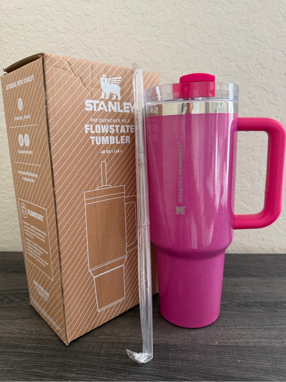 Stanley 40oz Pink Shimmer FlowState Quencher H2.0 Tumbler